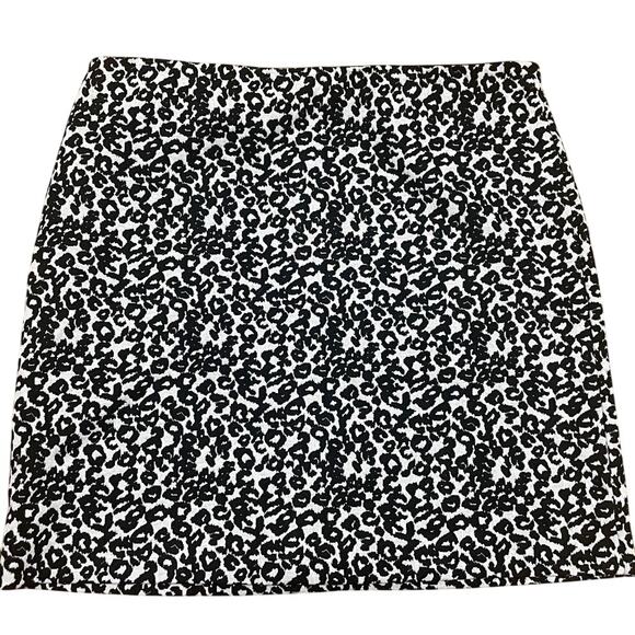 Express Women's L Black White Cheetah Career‎ Work Fitted Pull On Mini Skirt - Picture 1 of 4